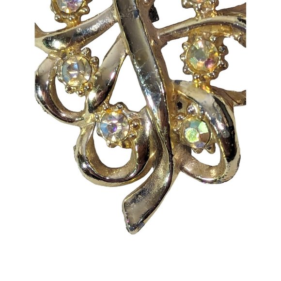 Vintage 1960s Gold Tone Swirl Leaf Brooch Clear Rhinestones 2 x 1.5 inch - Picture 2 of 7